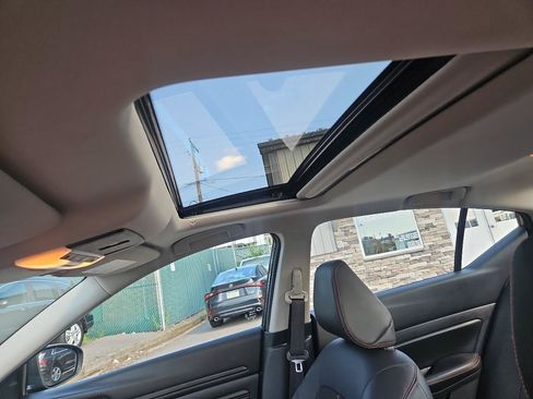 Used 2019 Nissan Altima 2.5 SR w/ SR Premium Package AWD/4WD image 37