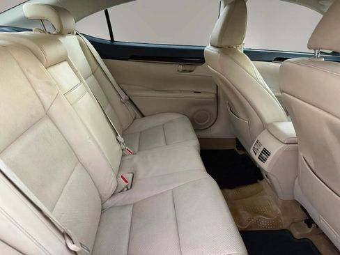 Used 2013 Lexus ES 350 w/ Luxury Pkg FWD image 30