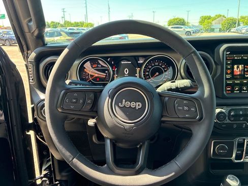 Used 2023 Jeep Wrangler Unlimited Sport AWD/4WD image 13