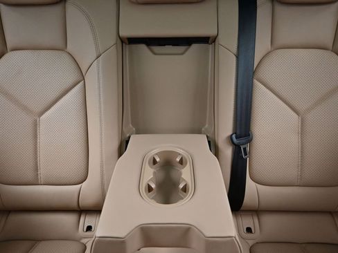 Certified 2026 Porsche Macan AWD/4WD image 20