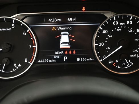 Used 2021 Nissan Rogue SV w/ Premium Package image 14