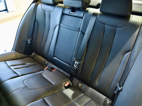 Used 2018 BMW 530i xDrive AWD/4WD image 20