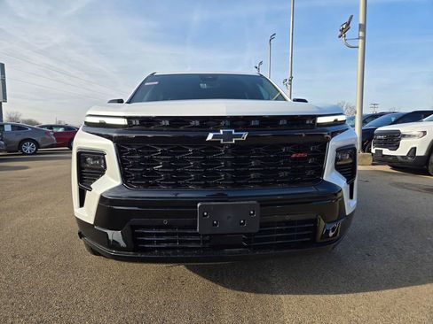 Used 2025 Chevrolet Traverse RS image 43