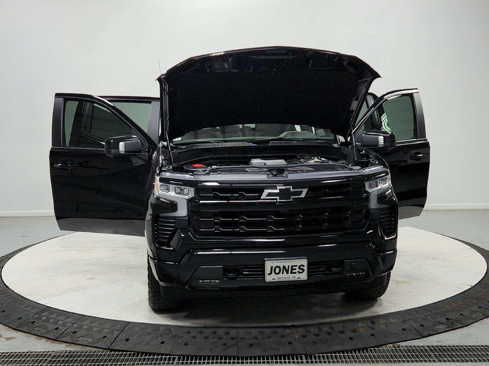 Used 2024 Chevrolet Silverado 1500 RST AWD/4WD image 11
