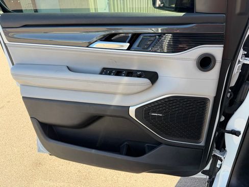 Used 2022 Jeep Wagoneer Series I w/ Premium Group I image 8