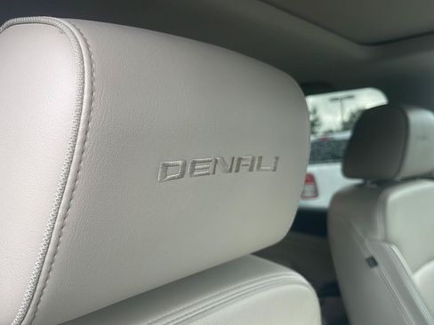 Used 2017 GMC Yukon Denali AWD/4WD image 25