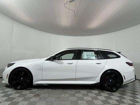 New 2026 BMW M5 Touring image 4