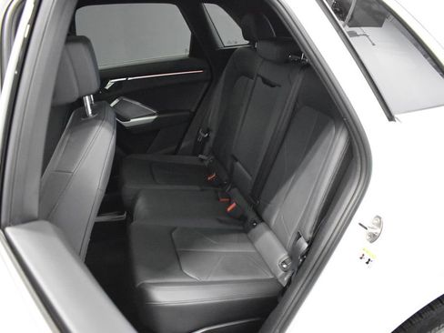 Used 2024 Audi Q3 2.0T Premium Plus w/ Premium Plus Package image 31