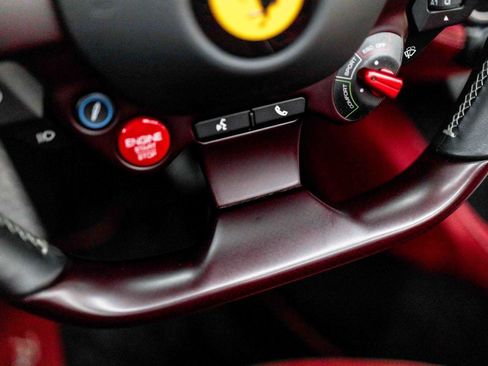 Used 2020 Ferrari Portofino RWD image 78