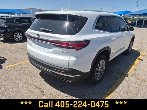 Used 2026 Buick Enclave Preferred FWD image 17
