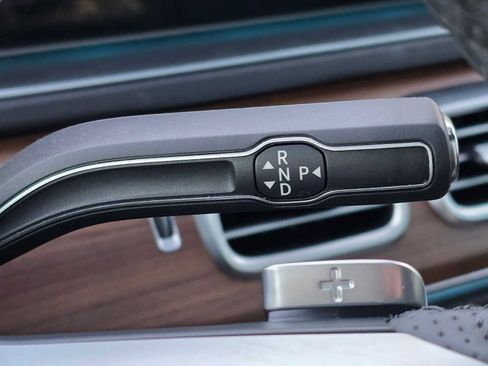 Used 2025 Mercedes-Benz GLS 580 4MATIC image 36