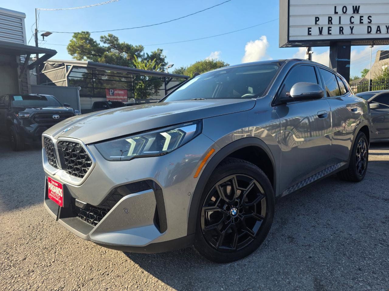 Used 2026 BMW X2 xDrive28i AWD/4WD image 2