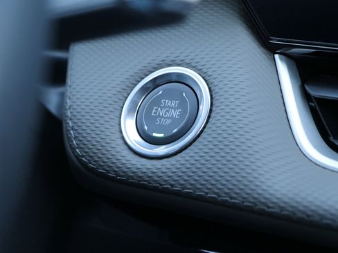 Used 2025 Chevrolet Colorado W/T w/ Advanced Trailering Package RWD image 24