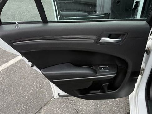 Used 2022 Chrysler 300 Touring L RWD image 27