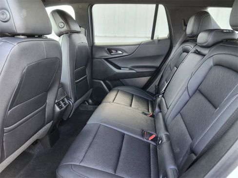 Used 2026 Chevrolet Equinox LT w/ Convenience Package II image 14