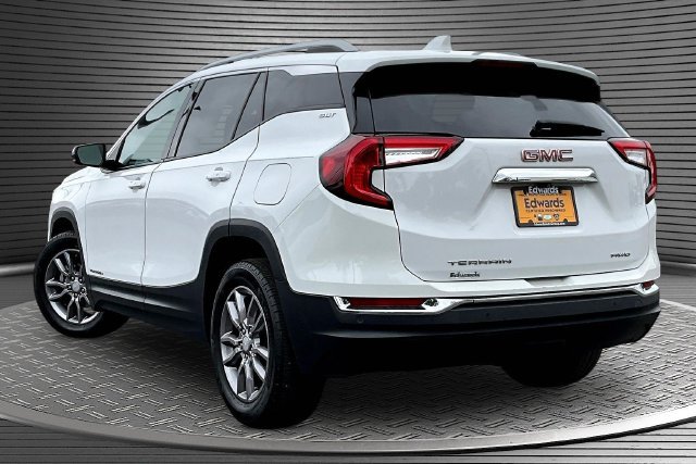 Used 2023 GMC Terrain SLT w/ Tech Package AWD/4WD image 4