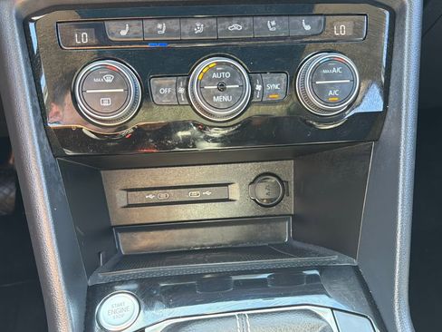 Certified 2023 Volkswagen Taos SEL AWD/4WD image 18