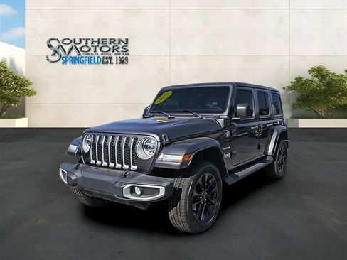 Used 2021 Jeep Wrangler Unlimited Sahara w/ Dual Top Group AWD/4WD image 40