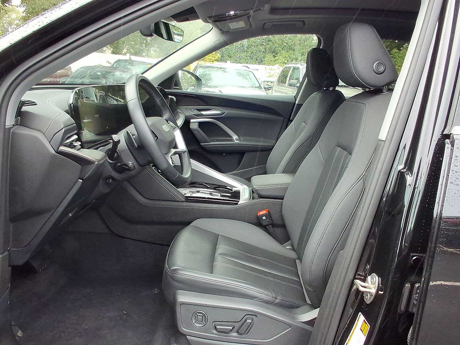 Certified 2025 Audi Q5 Premium w/ Convenience Package AWD/4WD image 17