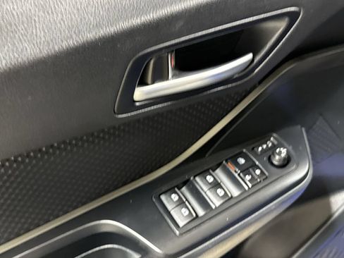 Used 2018 Toyota C-HR XLE FWD image 20