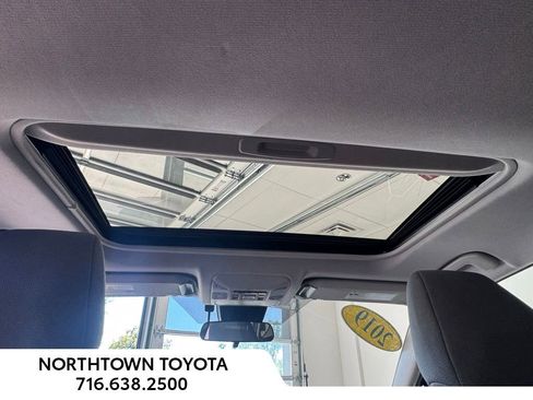Used 2019 Toyota RAV4 XLE w/ Convenience Package AWD/4WD image 10