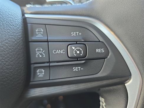 New 2025 Jeep Grand Cherokee Laredo image 19