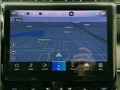 Used 2022 Jeep Grand Cherokee L Limited w/ Luxury Tech Group II image 13