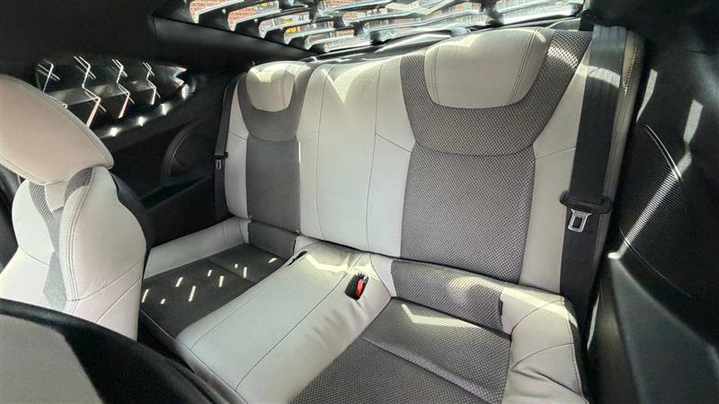 Used 2015 Hyundai Genesis 3.8 RWD image 15