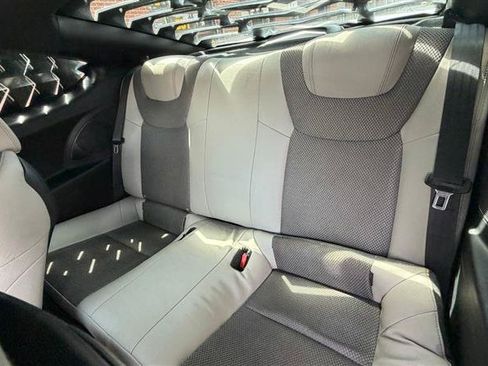 Used 2015 Hyundai Genesis 3.8 RWD image 15