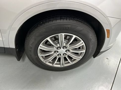 Used 2018 Cadillac XT5 Luxury w/ Driver Awareness Package AWD/4WD image 19
