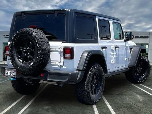 Used 2024 Jeep Wrangler Unlimited AWD/4WD image 13