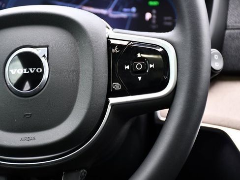 New 2025 Volvo XC90 T8 Plus w/ Protection Package Premier image 23