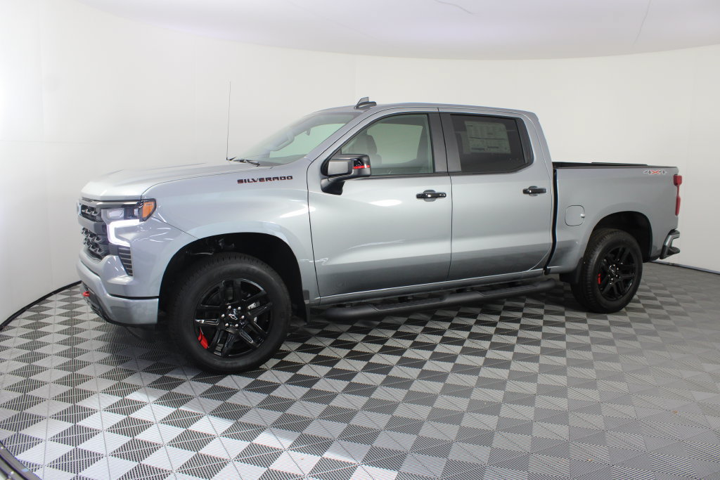 New 2026 Chevrolet Silverado 1500 RST w/ Redline Edition AWD/4WD image 2
