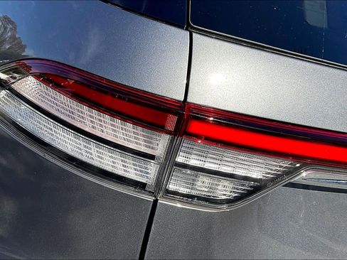 Used 2023 Lincoln Aviator Reserve w/ Equipment Group 201A image 30