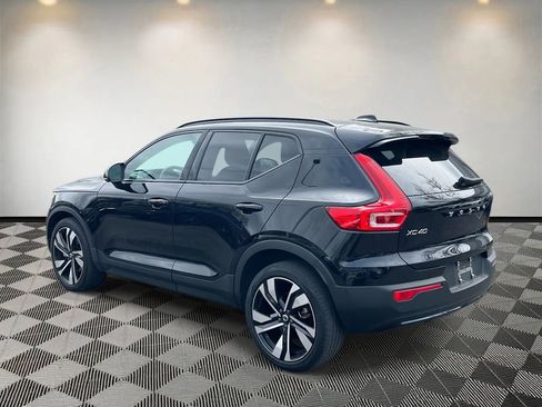 Used 2023 Volvo XC40 B4 Plus w/ Driver Assist Package image 5