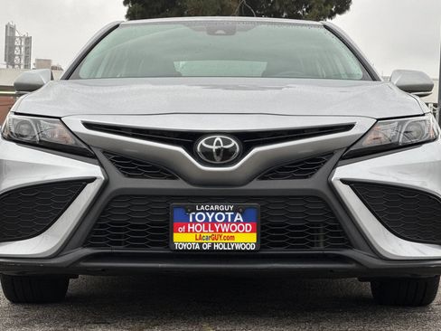 Used 2023 Toyota Camry SE FWD image 9
