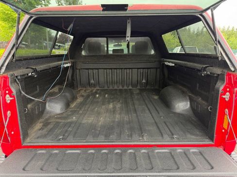 Used 2015 Toyota Tundra Limited w/ Limited Premium Package AWD/4WD image 10