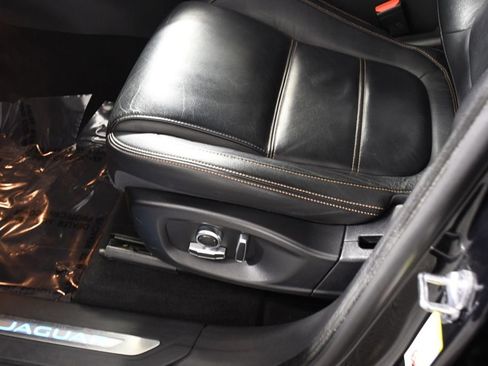 Used 2020 Jaguar F-PACE Prestige image 16