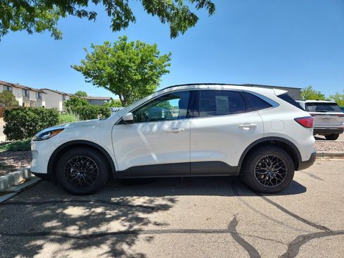 Used 2022 Ford Escape Titanium w/ Titanium Elite Package FWD image 2