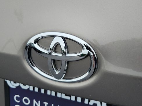 Used 2014 Toyota Corolla LE FWD image 7