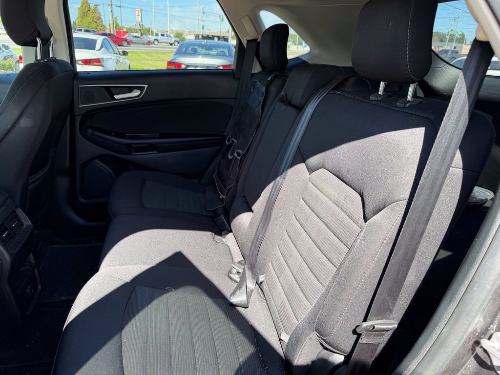 Used 2018 Ford Edge SEL FWD image 14