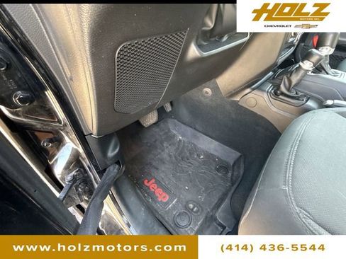 Used 2022 Jeep Wrangler Unlimited Sport image 35