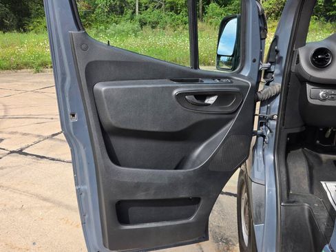 Used 2019 Mercedes-Benz Sprinter 170 image 21