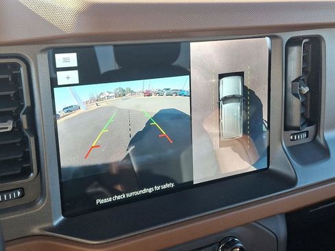 Used 2024 Ford Bronco Outer Banks image 34