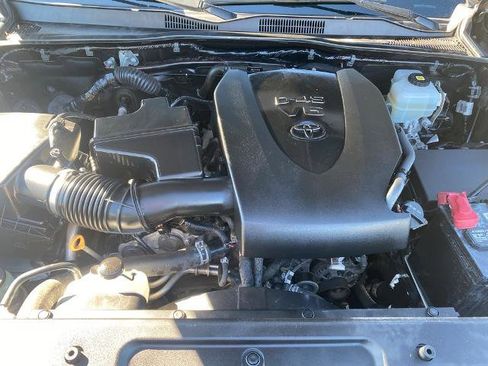 Used 2021 Toyota Tacoma TRD Off-Road image 32