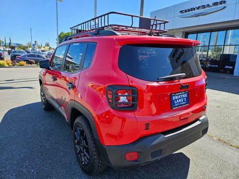 Used 2020 Jeep Renegade Latitude w/ Popular Equipment Group AWD/4WD image 3