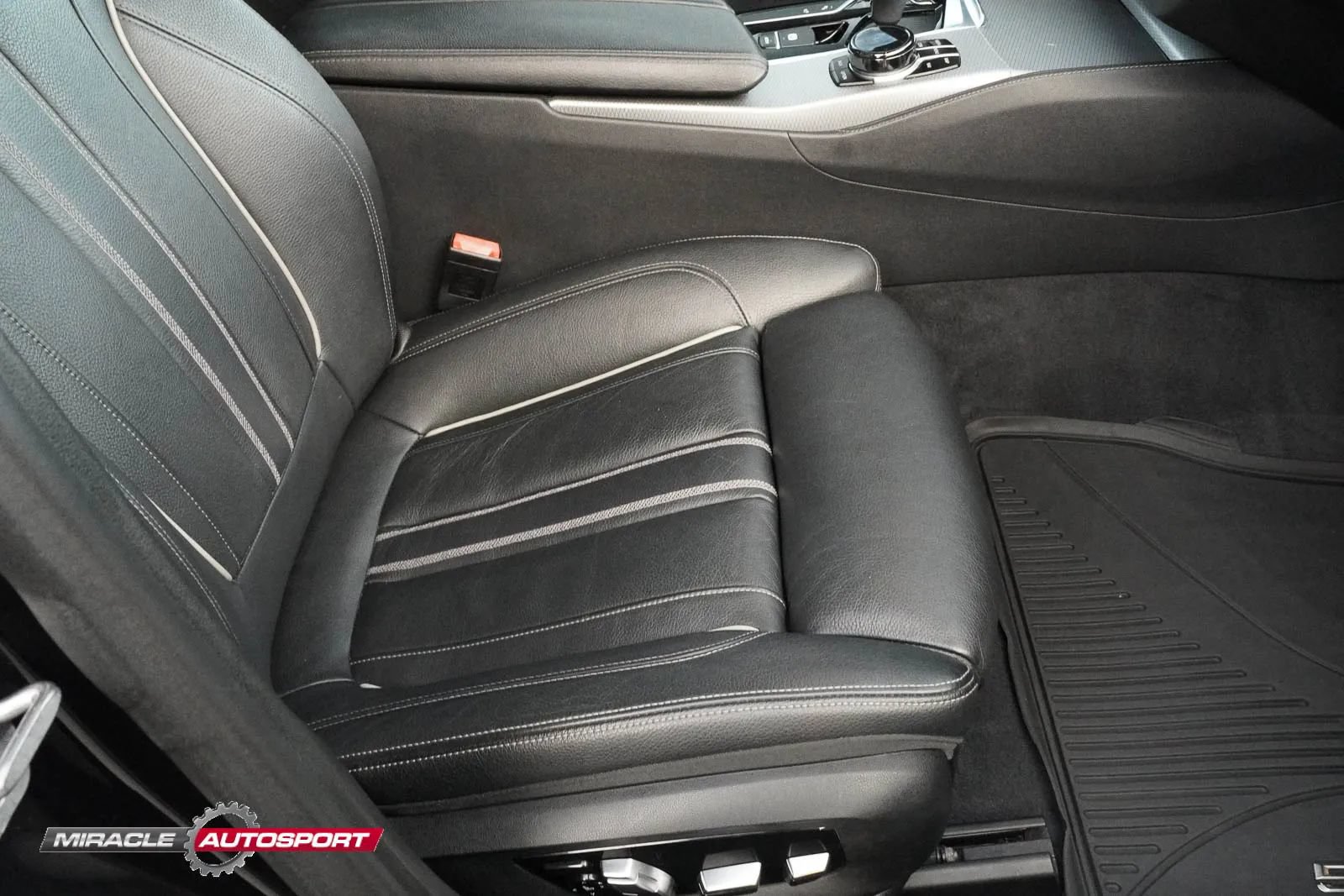 Used 2018 BMW M550i xDrive AWD/4WD image 32