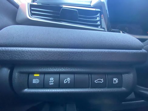 Used 2025 Toyota Camry LE w/ Convenience Package image 18