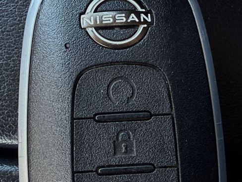 Used 2025 Nissan Rogue SV FWD image 27