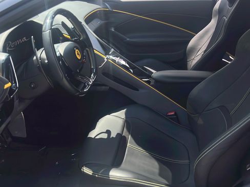 Used 2023 Ferrari Roma RWD image 5